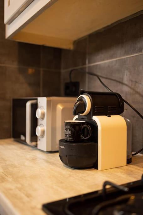 Le "Pied A Terre" - Appartement Plein Centre Avec Parking Prive Bourges Dış mekan fotoğraf